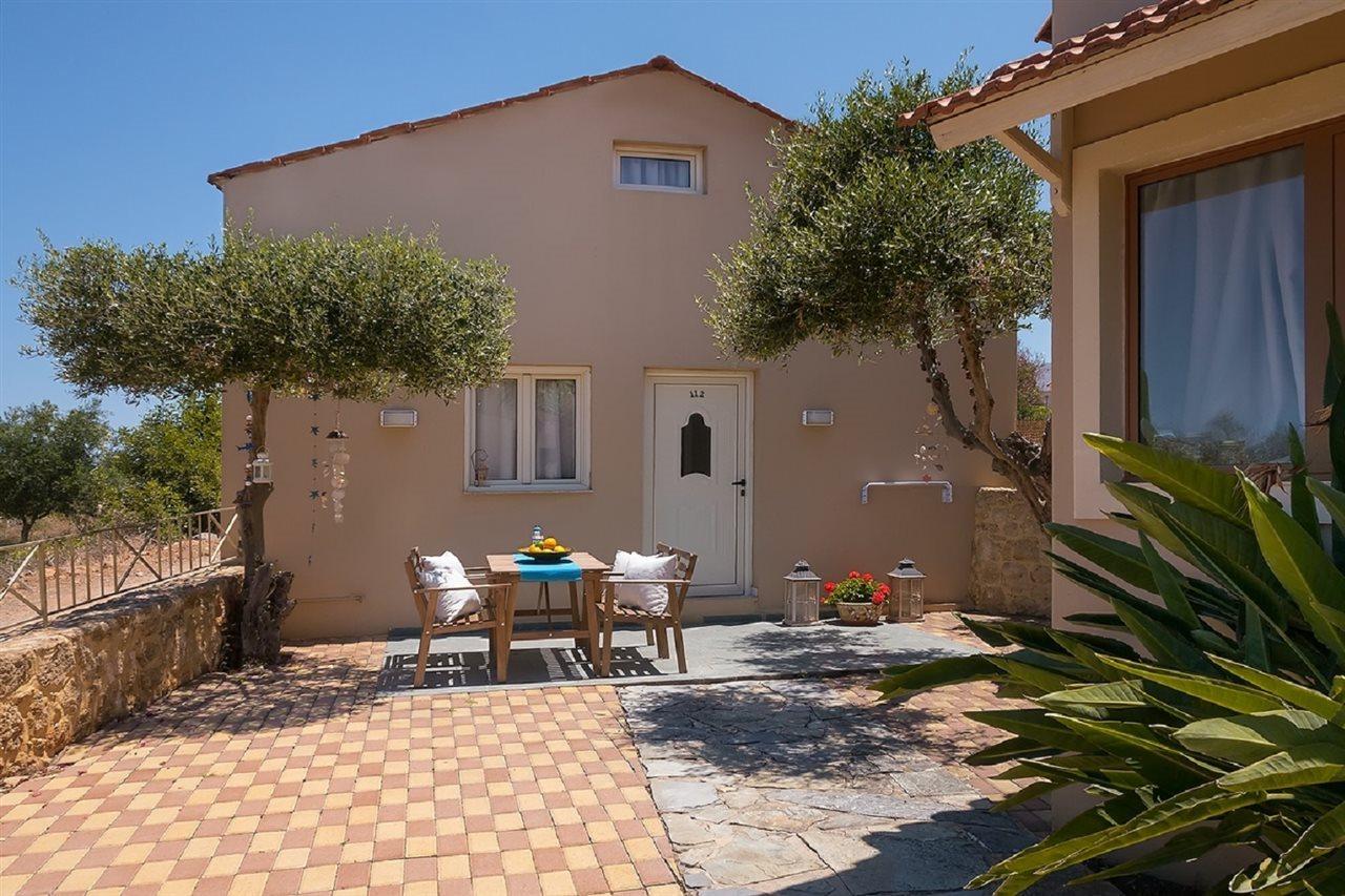 Notos Heights Hotel & Suites Malia Eksteriør bilde